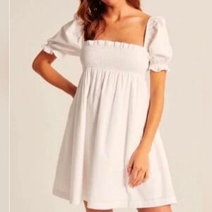 Abercrombie & Fitch white puff sleeve smocked poplin mini dress Size Small
